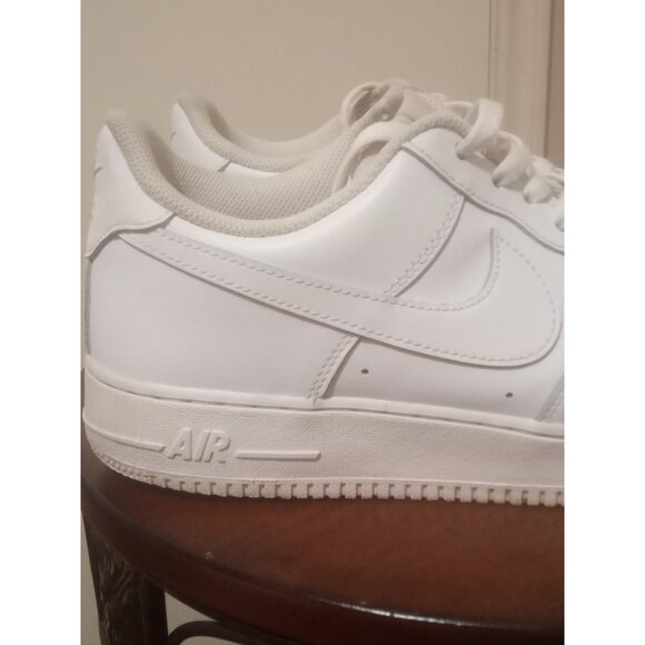 2022 NIKE AIR FORCE 1 '07 LOW TRIPLE WHITE LEATHER CW2288-111 11.5 - Picture 4 of 15